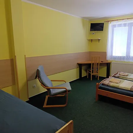 Pavilon V Raji בית הארחה