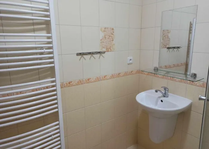 Pavilon V Raji Pensjonat 3*