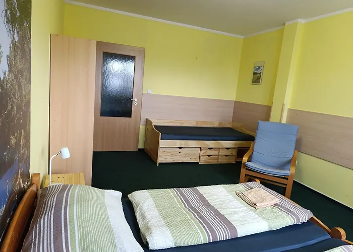 Pavilon V Raji Pensjonat 3*